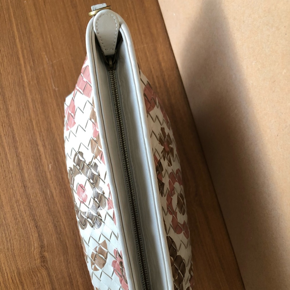 Bottega Veneta mini pochette bag - Picture 8 of 13